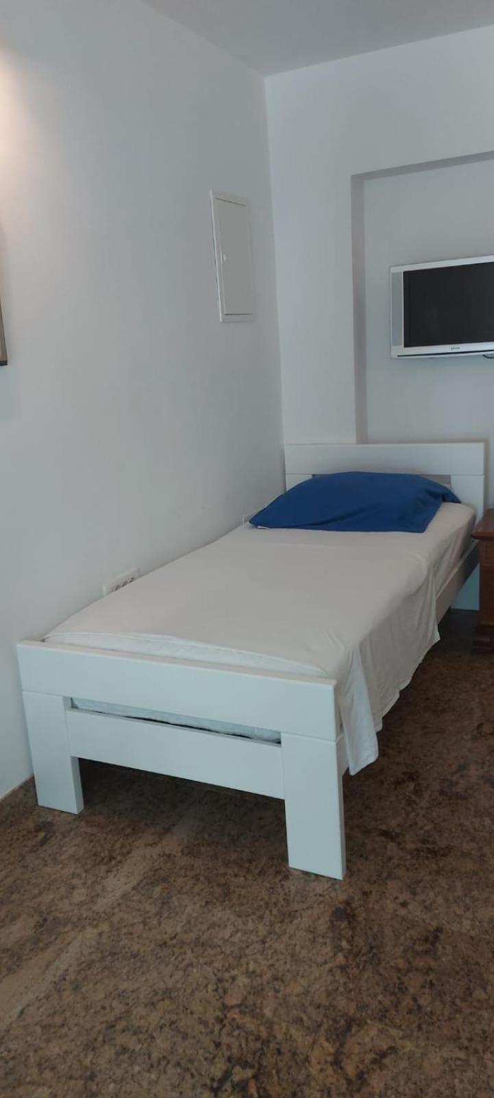Apartman Nevia Lka Opric Eksteriør billede